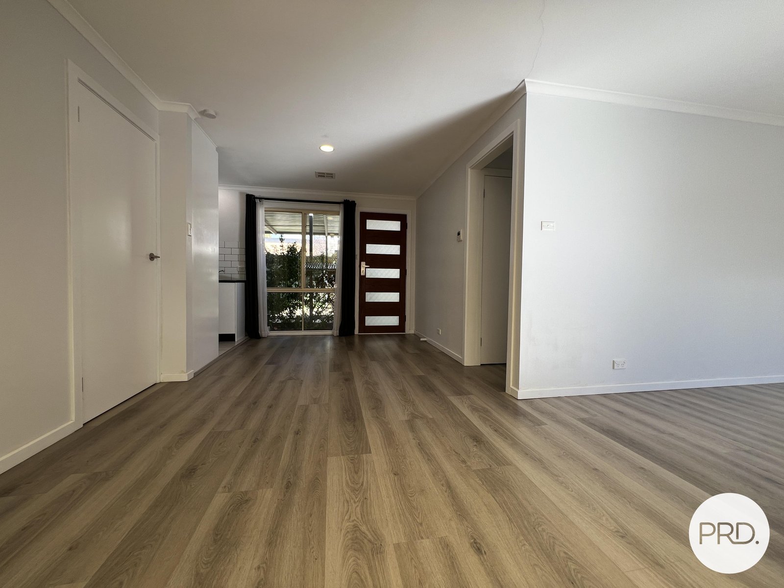 2/8 Frederick Street CRESTWOOD 2