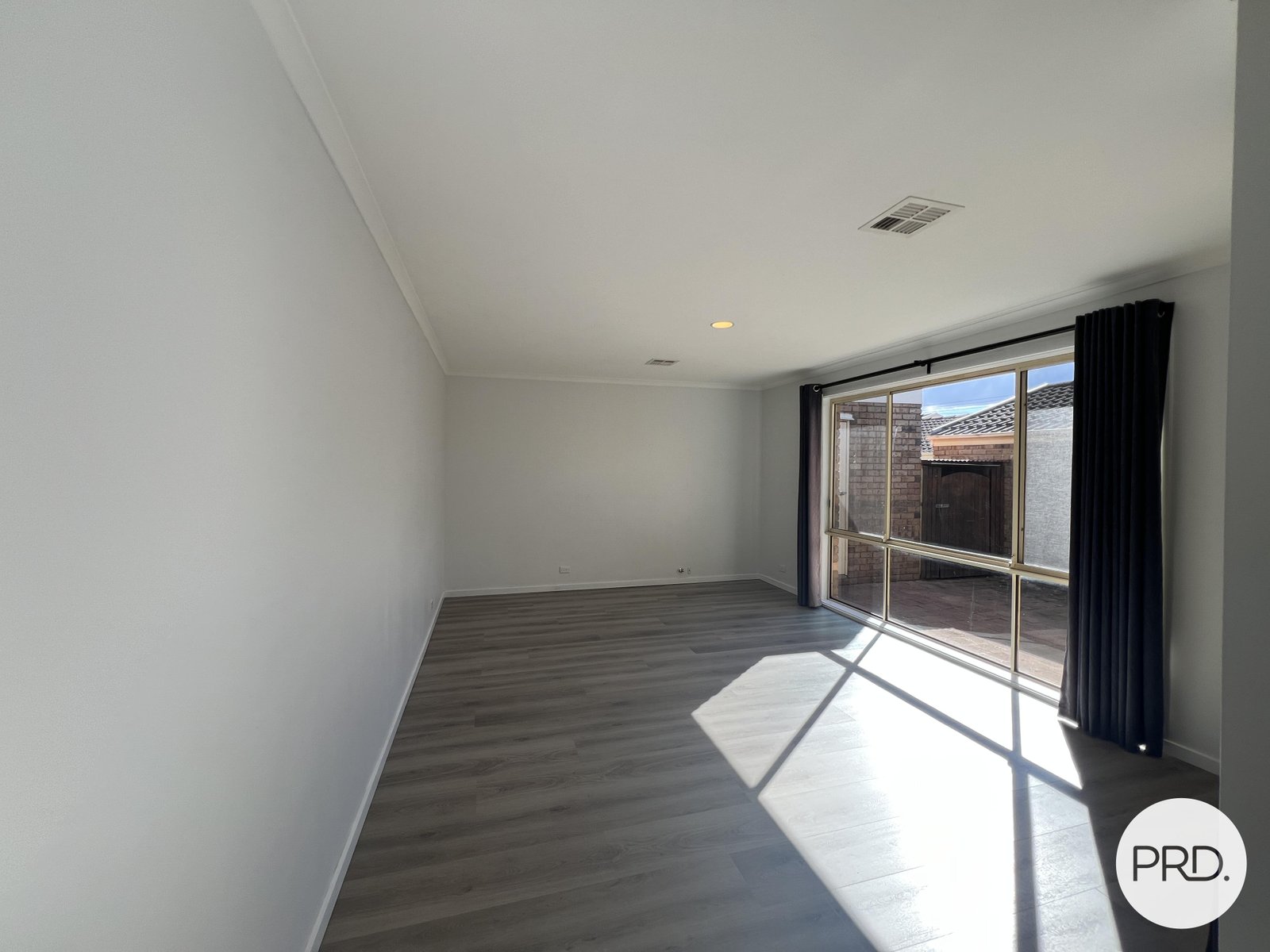 2/8 Frederick Street CRESTWOOD 6