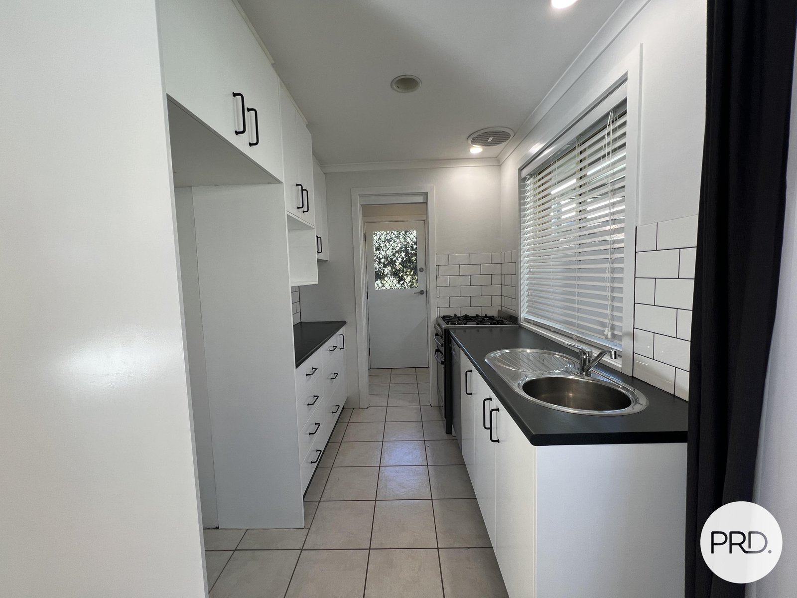 2/8 Frederick Street CRESTWOOD 4