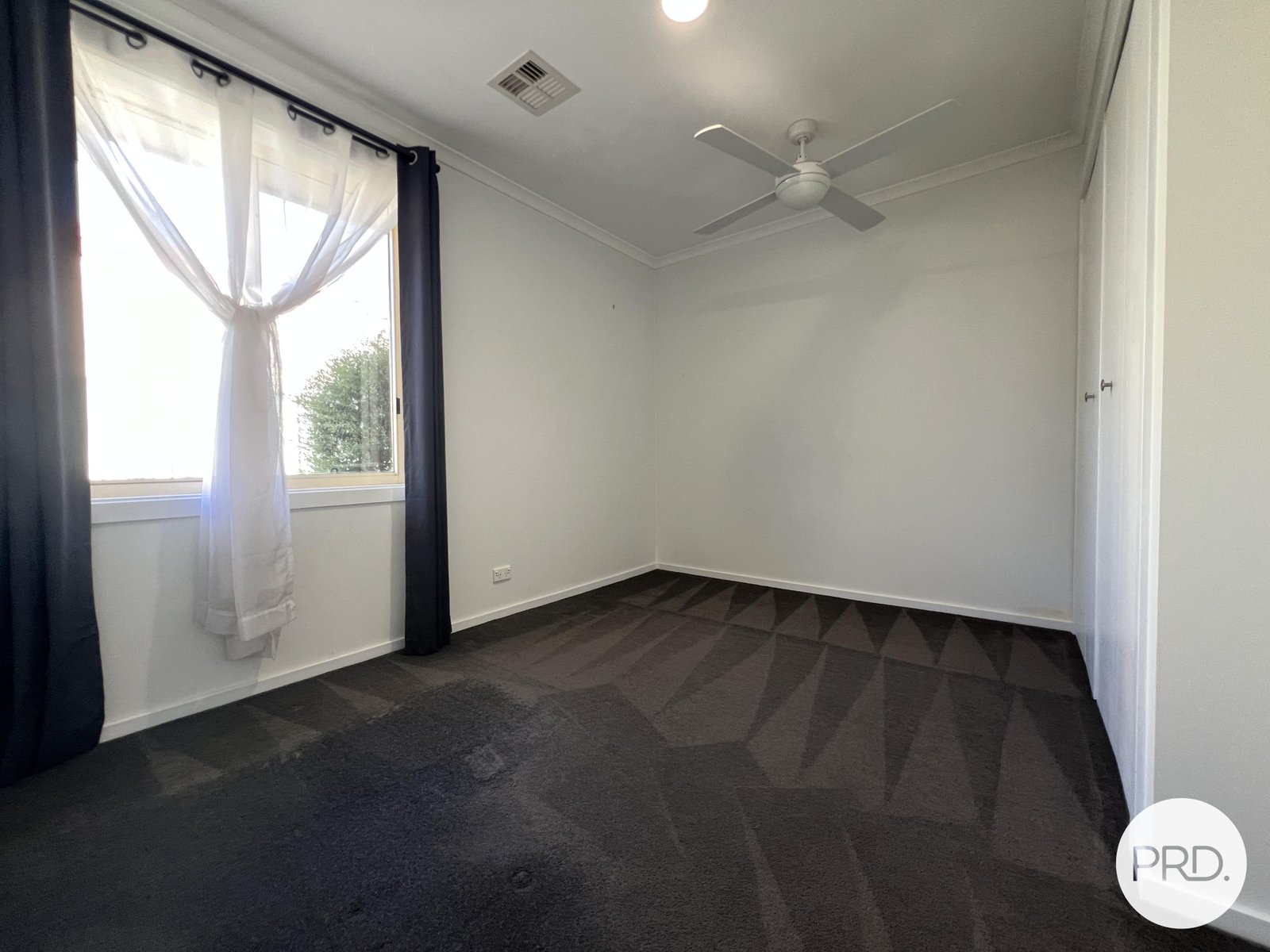 2/8 Frederick Street CRESTWOOD 9