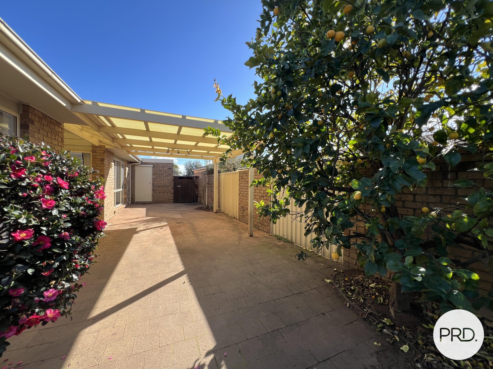 2/8 Frederick Street CRESTWOOD 13