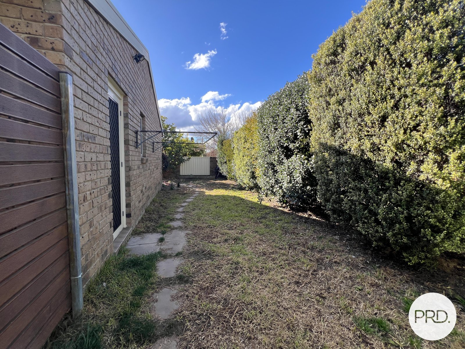 2/8 Frederick Street CRESTWOOD 17