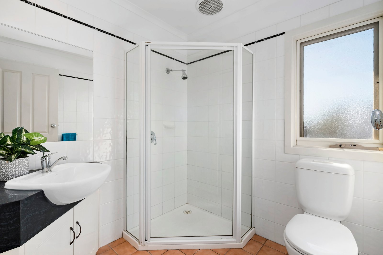 Real Estate and Property in 28 Gardenvale Road, Caulfield South, VIC