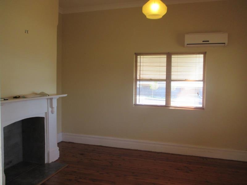 28 Gipps Street TAMWORTH 5