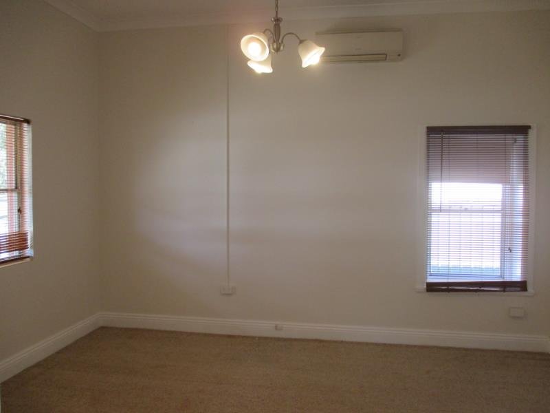 28 Gipps Street TAMWORTH 6