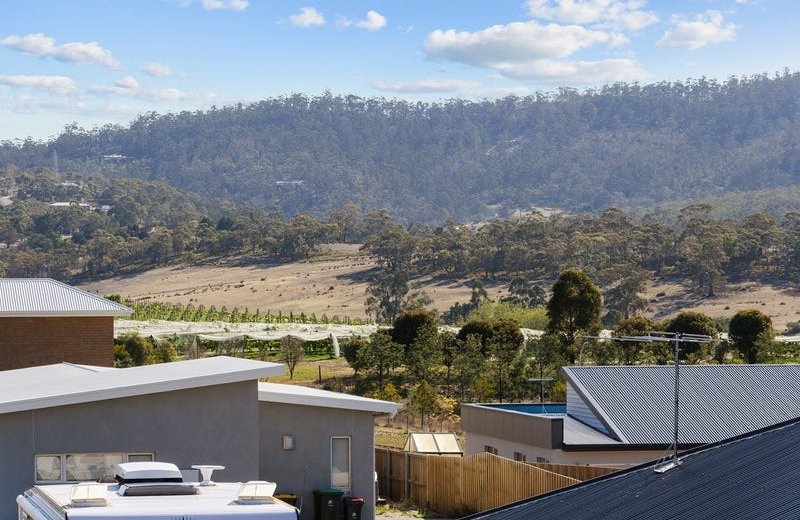 2/8 Glenfern Street HOWRAH 2