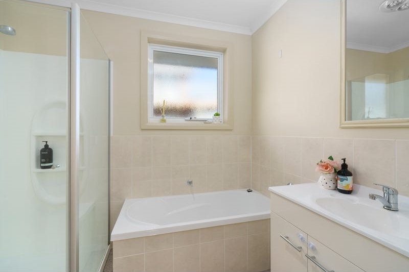 2/8 Glenfern Street HOWRAH 9