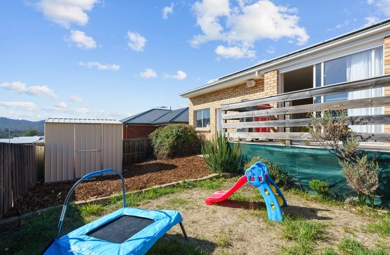 2/8 Glenfern Street HOWRAH 10