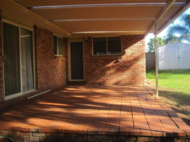 28 Glengarvin Drive TAMWORTH 8