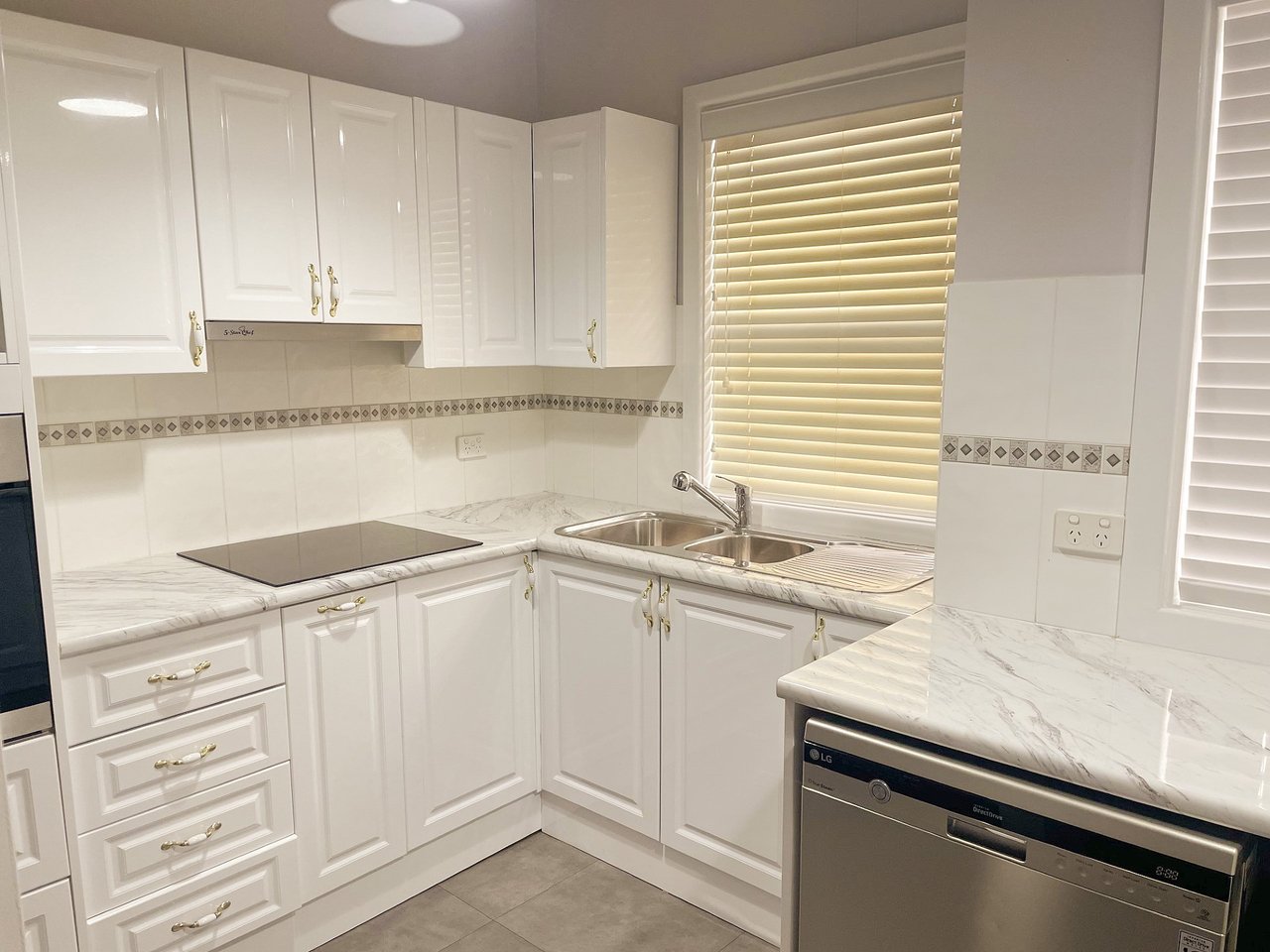 28 Glenroi Ave  ORANGE 1