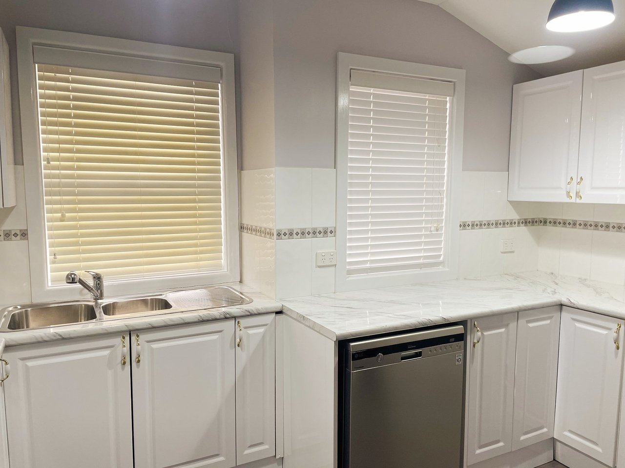 28 Glenroi Ave  ORANGE 2