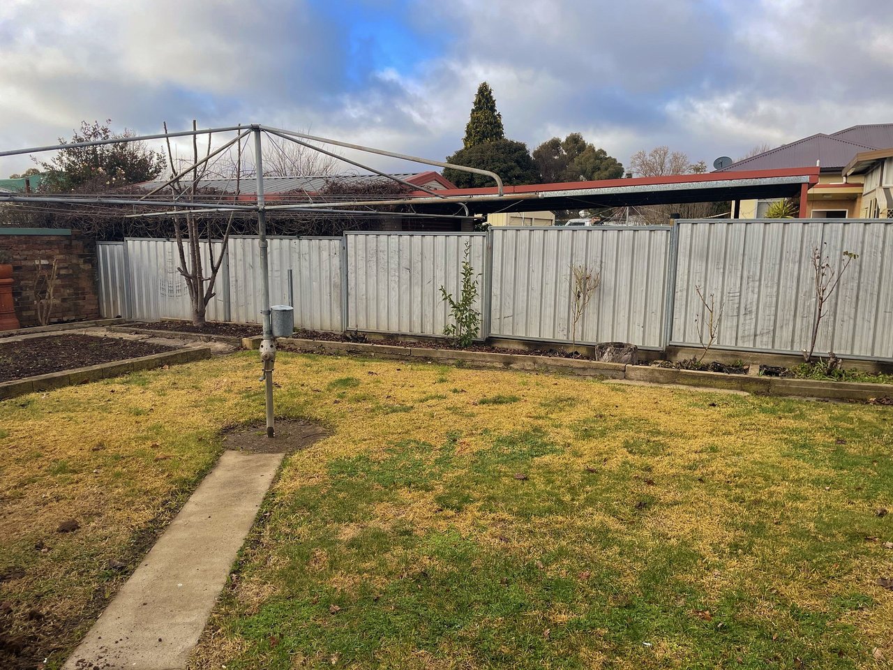28 Glenroi Ave  ORANGE 8