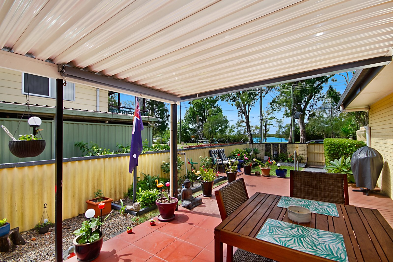 2/8 Gollan Drive TWEED HEADS WEST 8