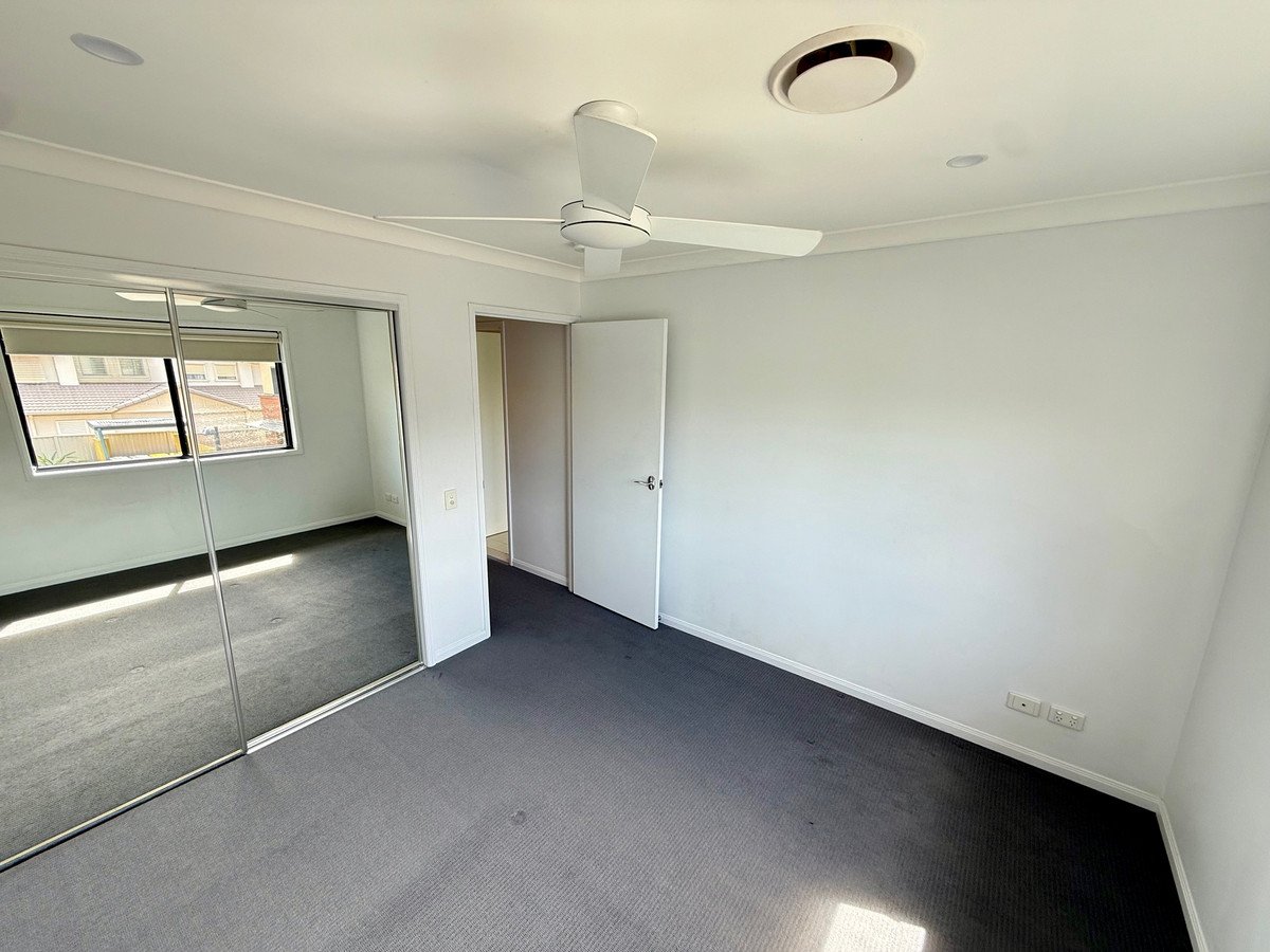 2/8 Gordon Street Labrador 7