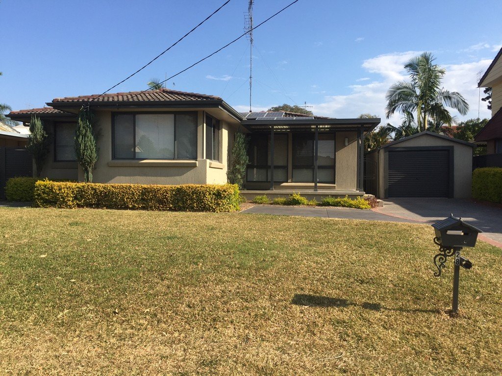 28 Grassmere Avenue SOUTH PENRITH 3