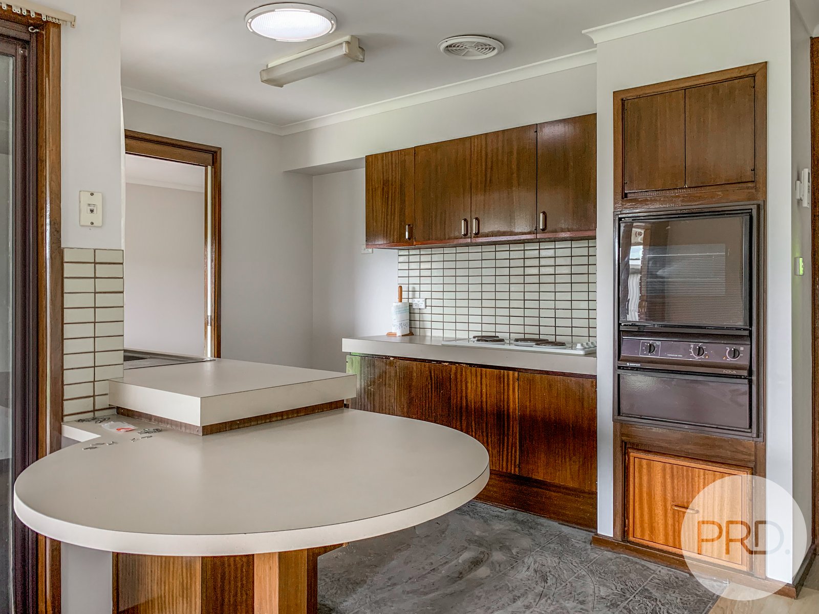 28 Gregory Crescent LAKE ALBERT 3