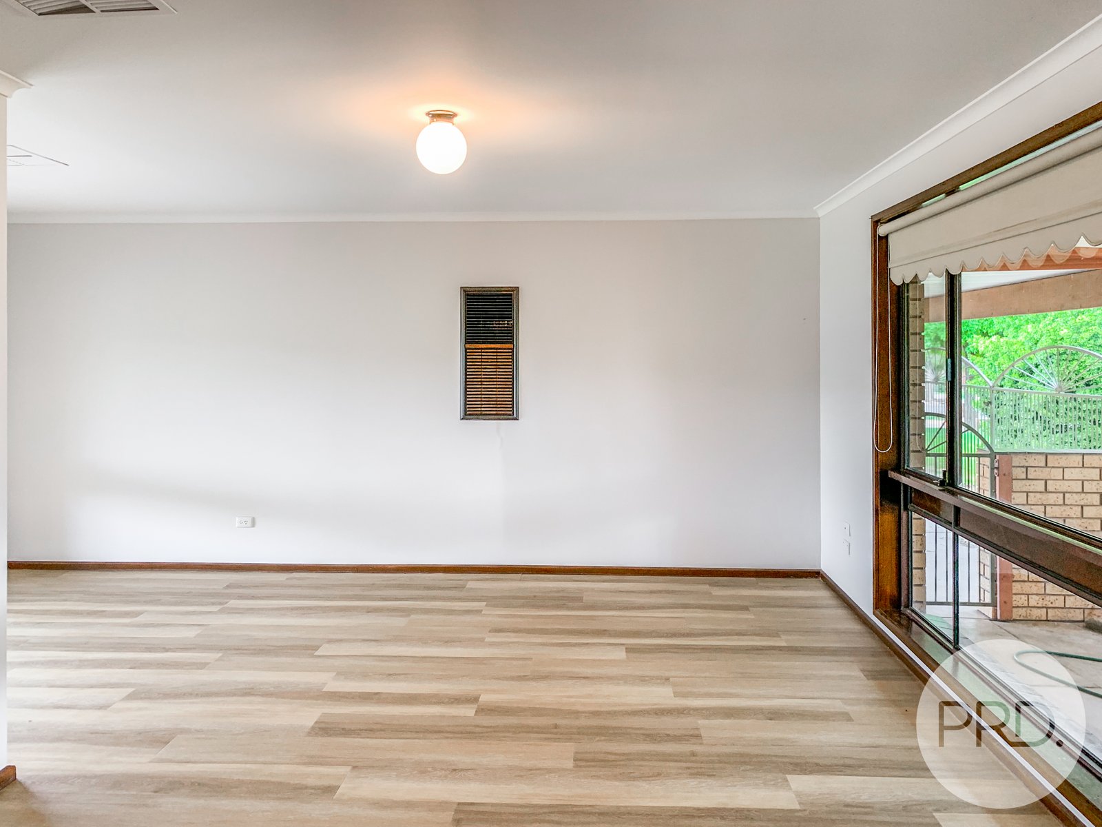 28 Gregory Crescent LAKE ALBERT 4