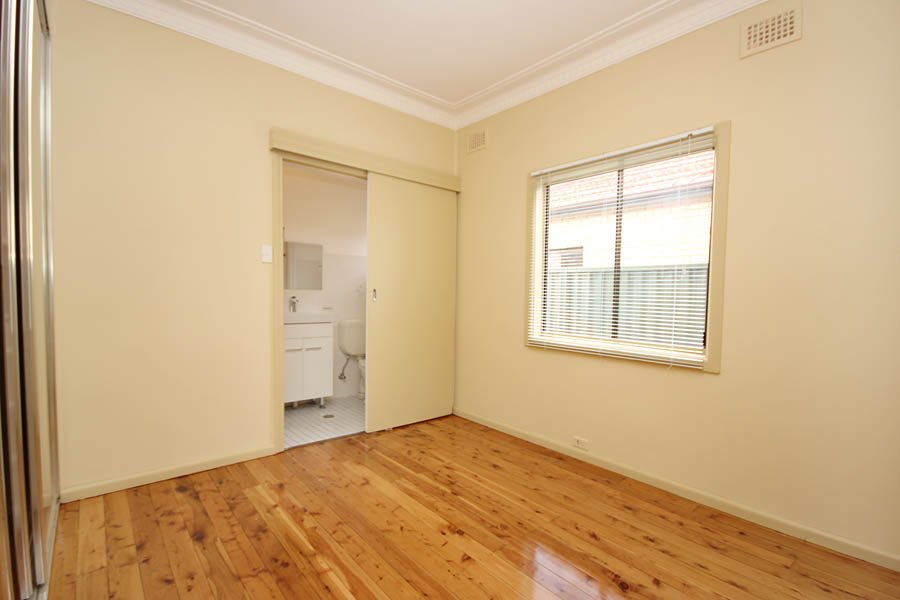 28 Griffiths Street SANS SOUCI 4