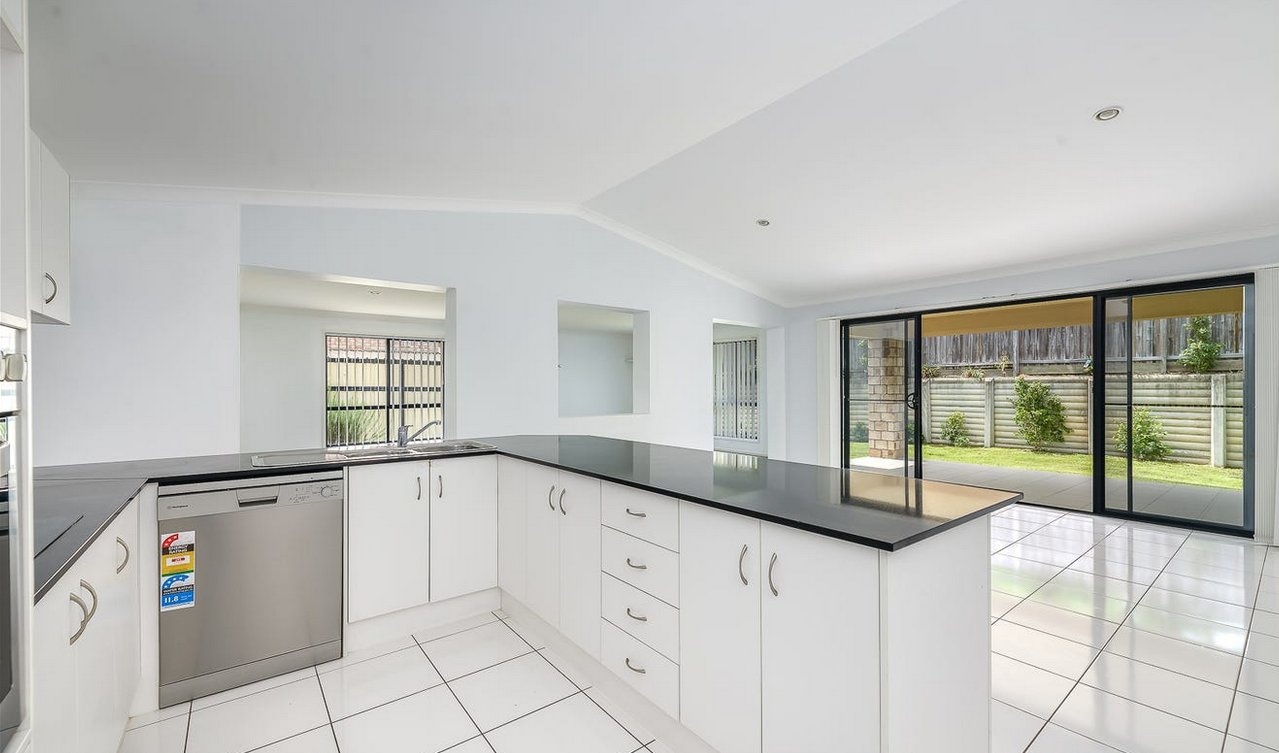 28 Gumleaf Drive MOLENDINAR 4