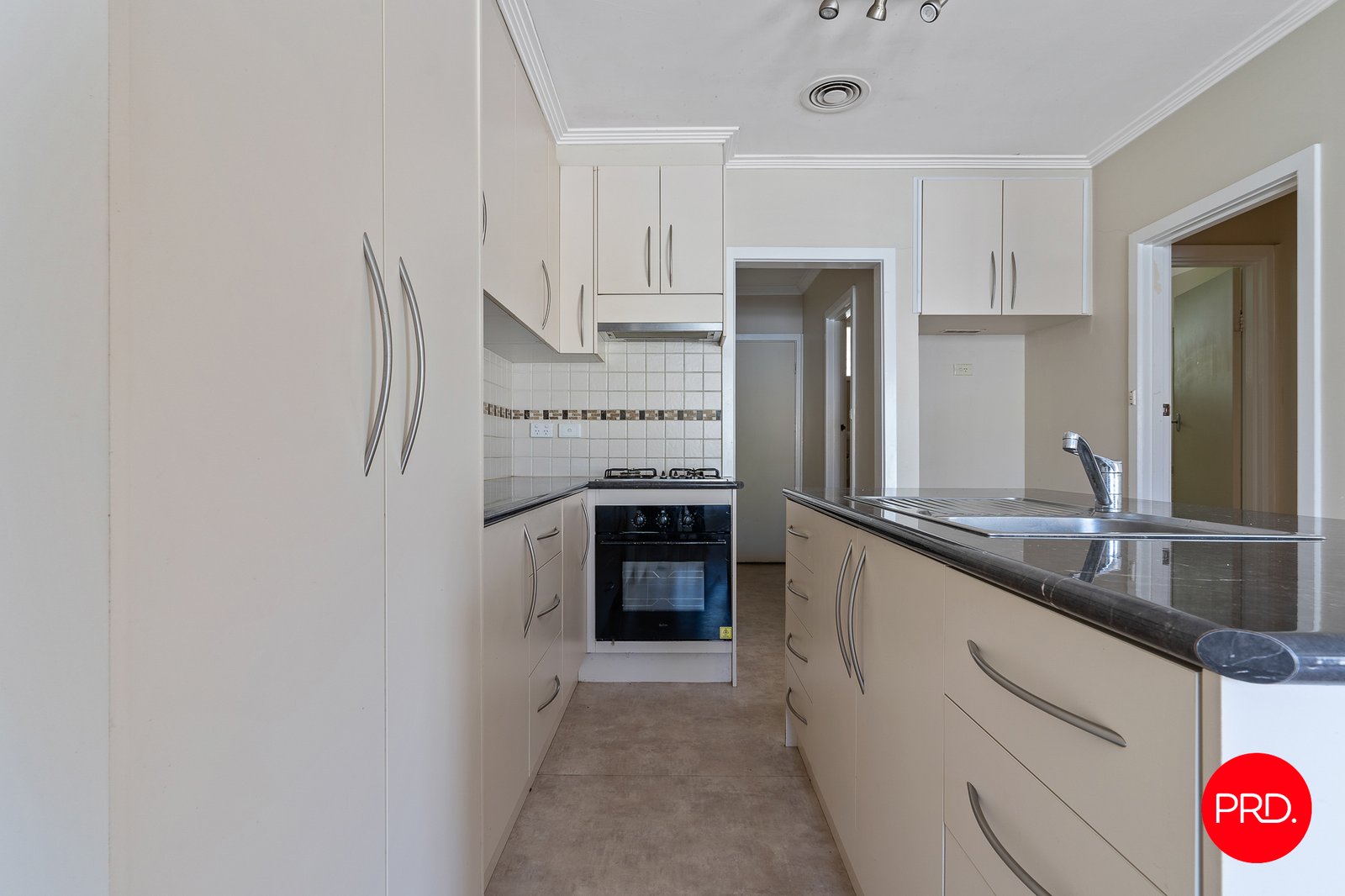 28 Hamlet Street QUARRY HILL 3