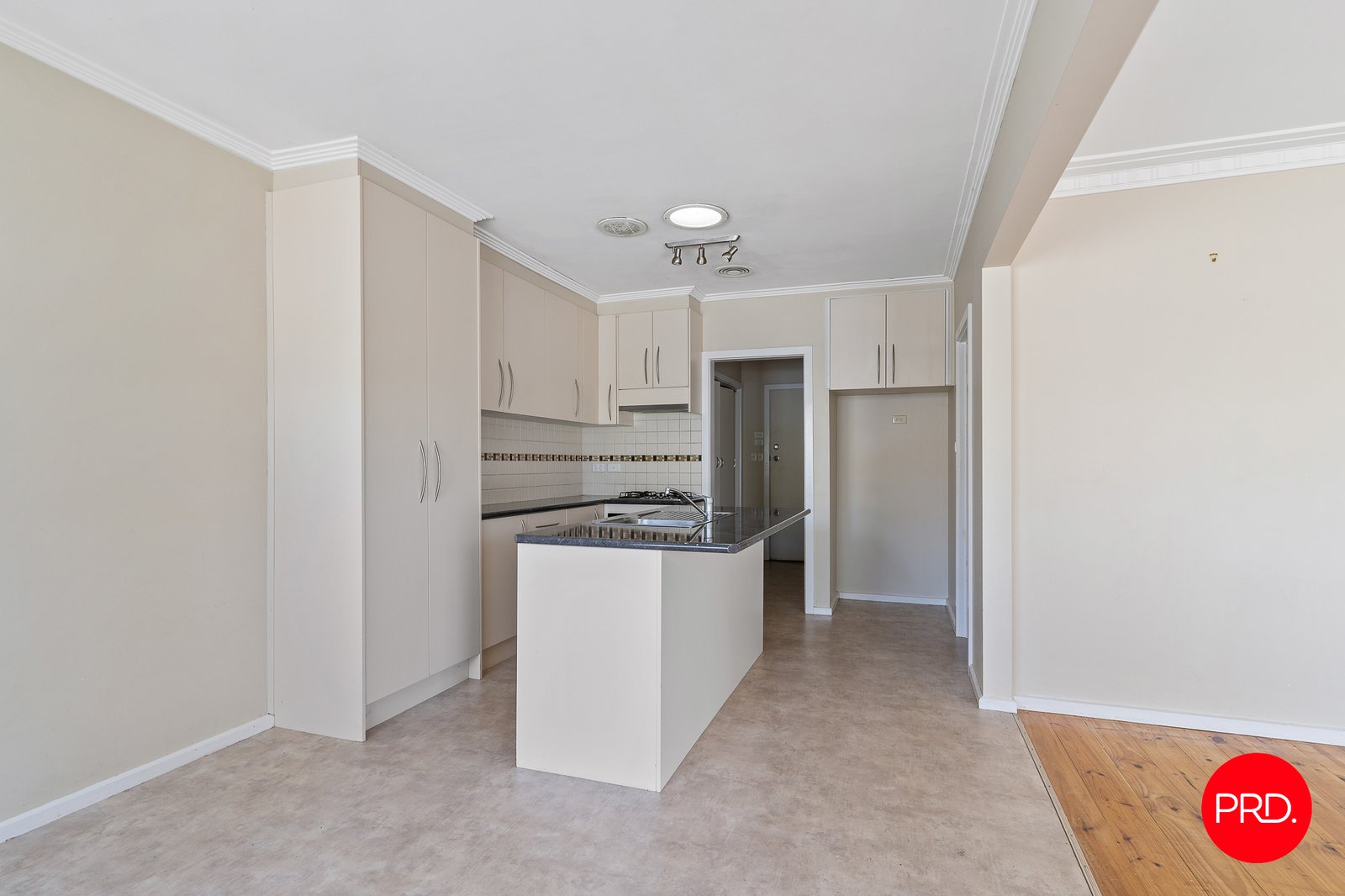 28 Hamlet Street QUARRY HILL 4