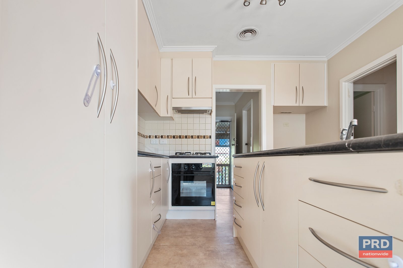 28 Hamlet Street QUARRY HILL 3