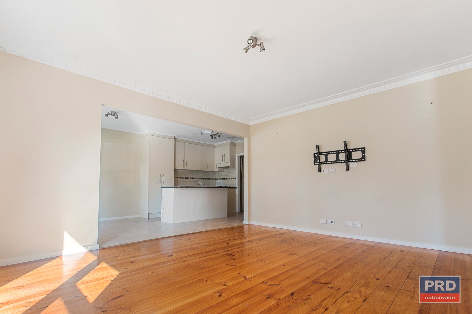 28 Hamlet Street QUARRY HILL 4
