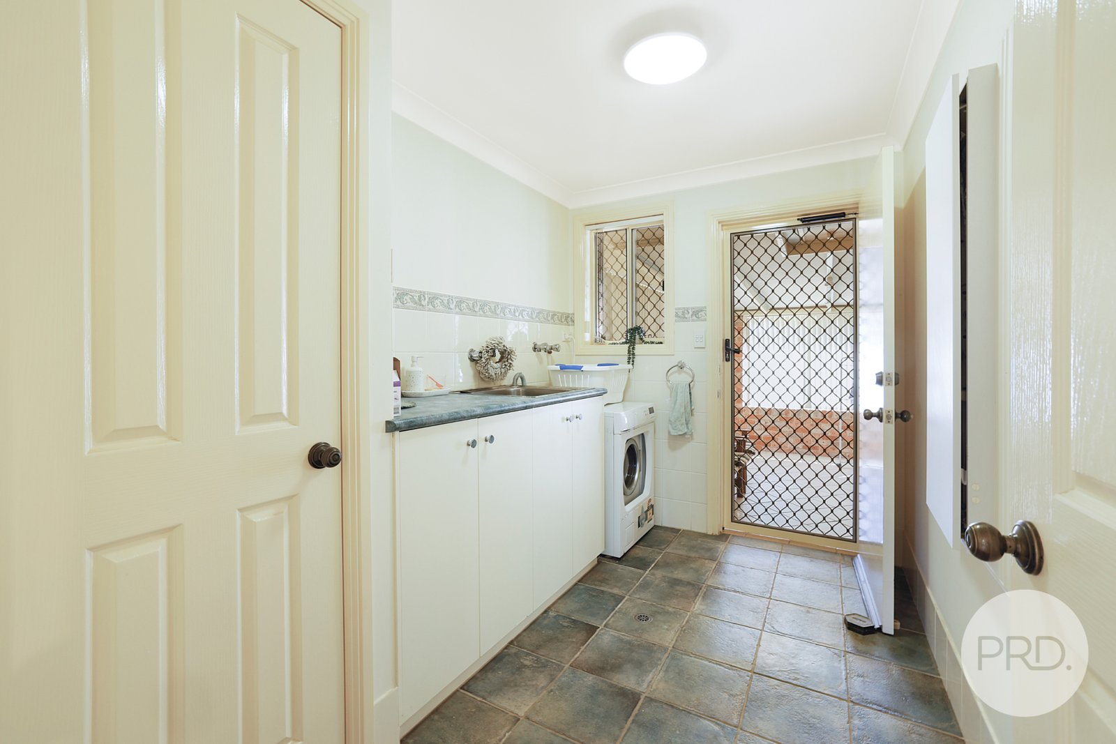 28 Hartmann Drive TAMWORTH 12