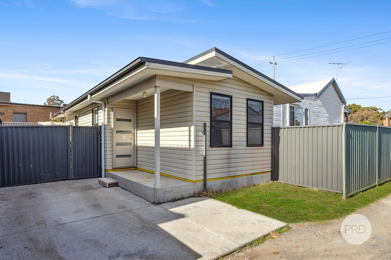 28 Henry Lawson Drive PEAKHURST 13