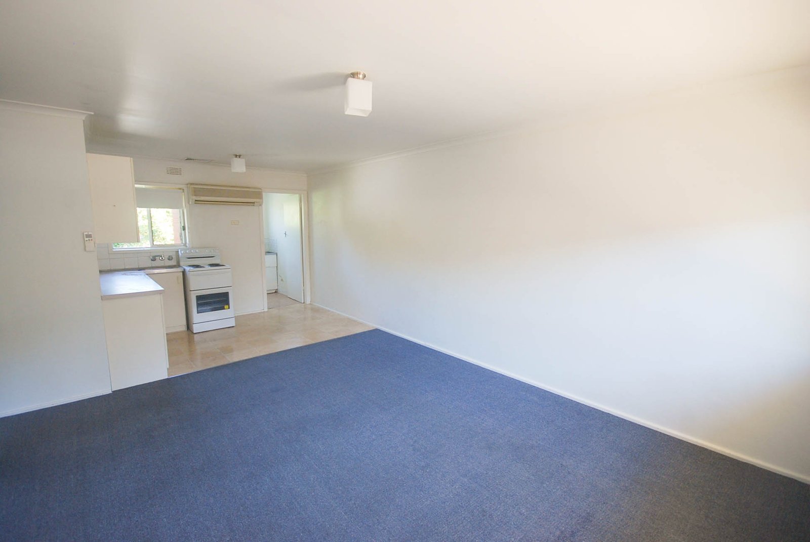 2/8 Higgins Avenue WAGGA WAGGA 5