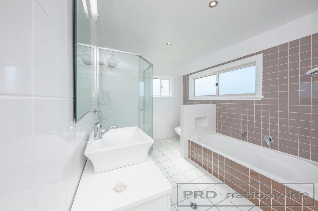 28 High Street MORPETH 2