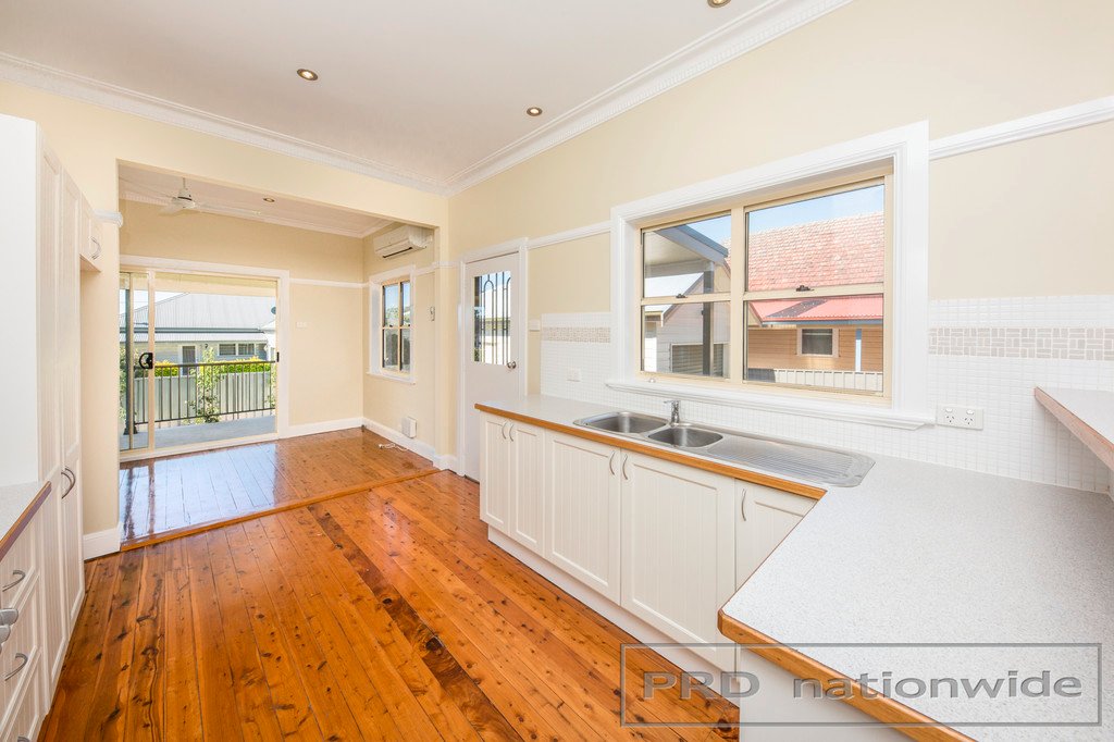 28 High Street MORPETH 6
