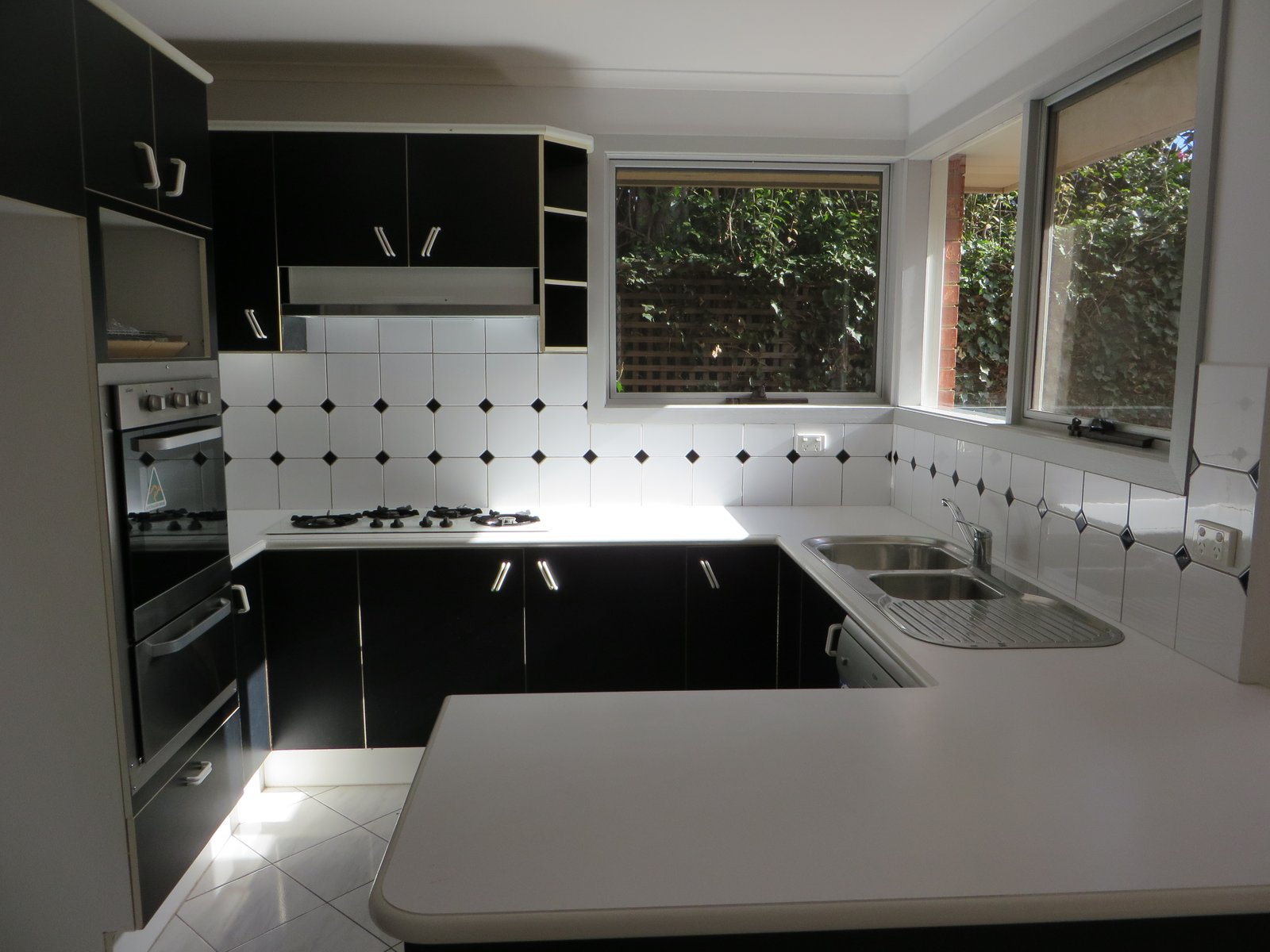 Gallery: 2/8 Holloway Road