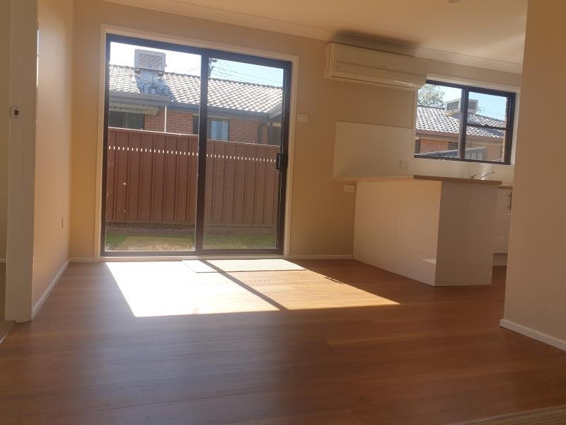 2/8 Hunt Street TAMWORTH 3