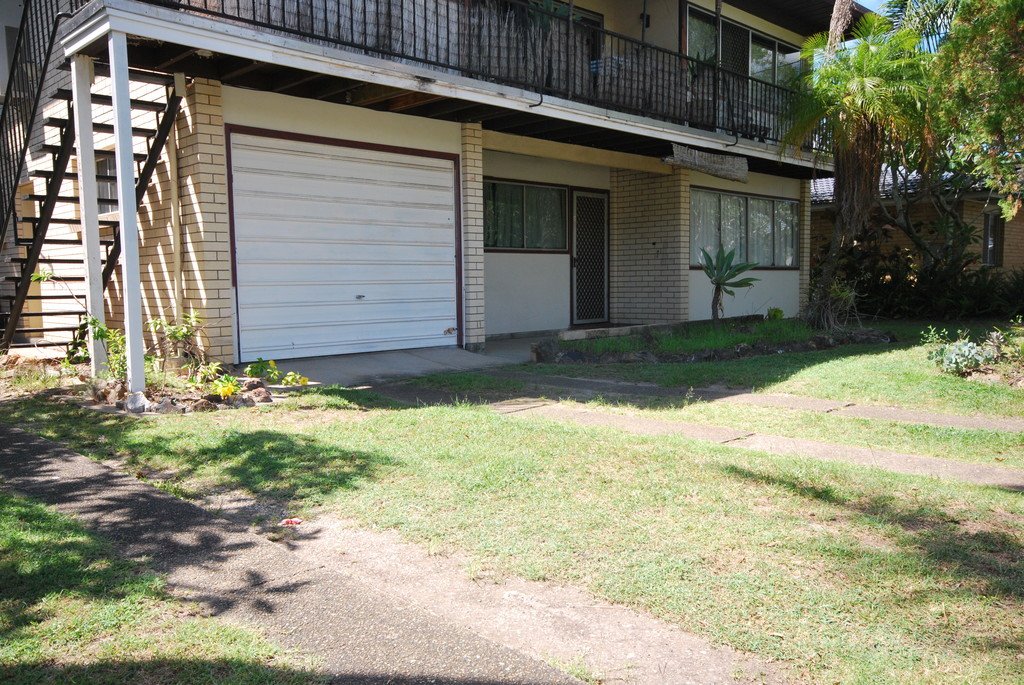 2/8 Ikkina Road BURLEIGH HEADS 1