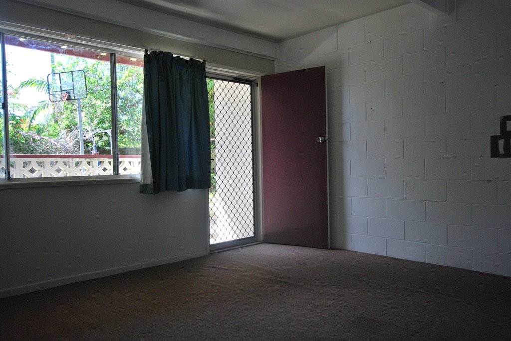 2/8 Ikkina Road BURLEIGH HEADS 4