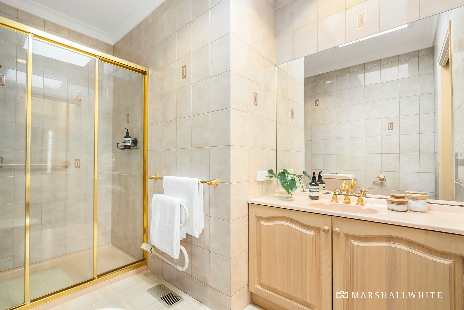 2/8 Iramoo Street, Balwyn, VIC