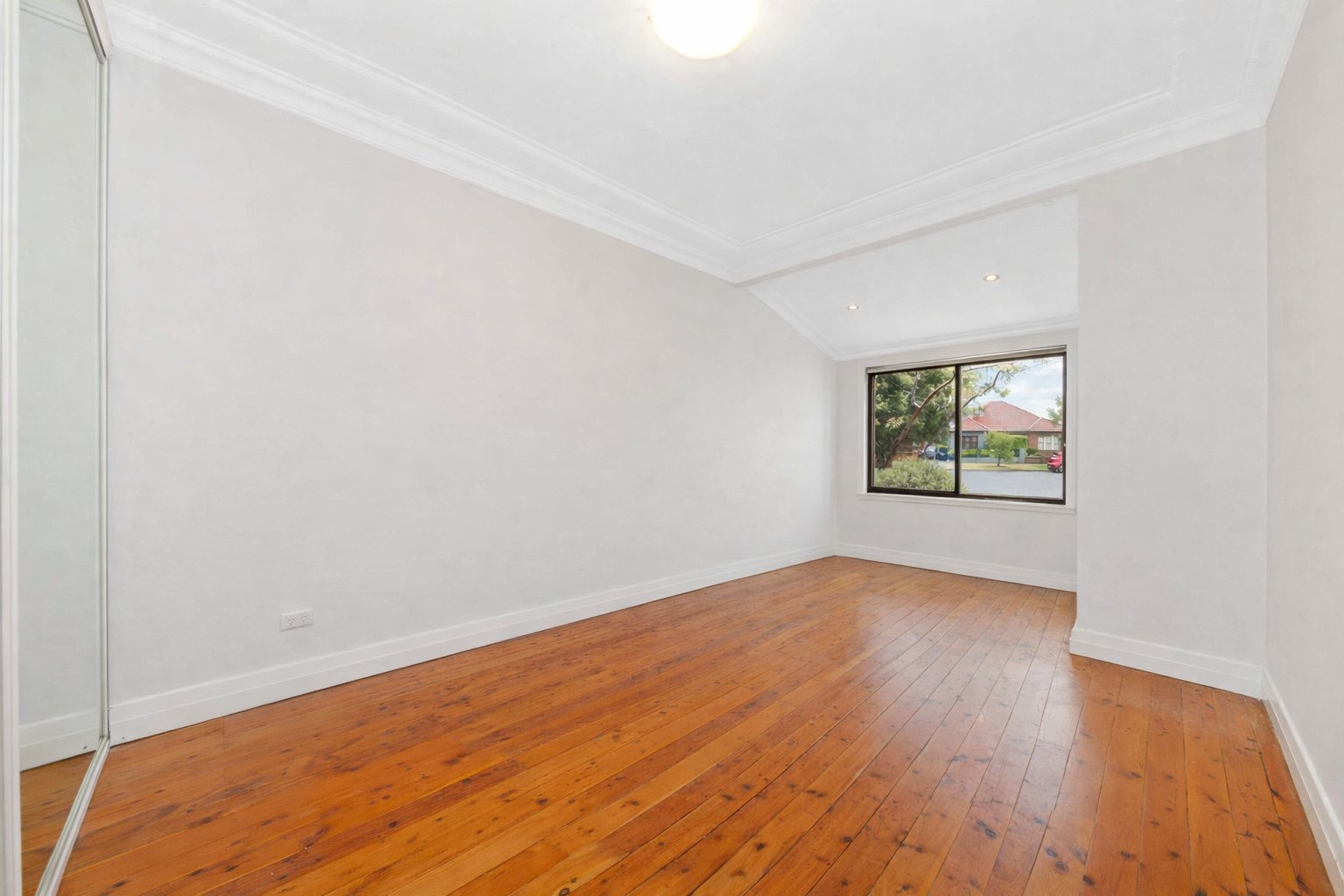 28 Isaac Smith Street DACEYVILLE 6