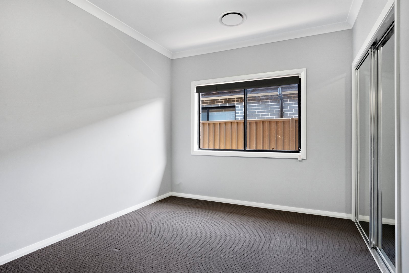 28 Izaac Cct  Jordan Springs 8