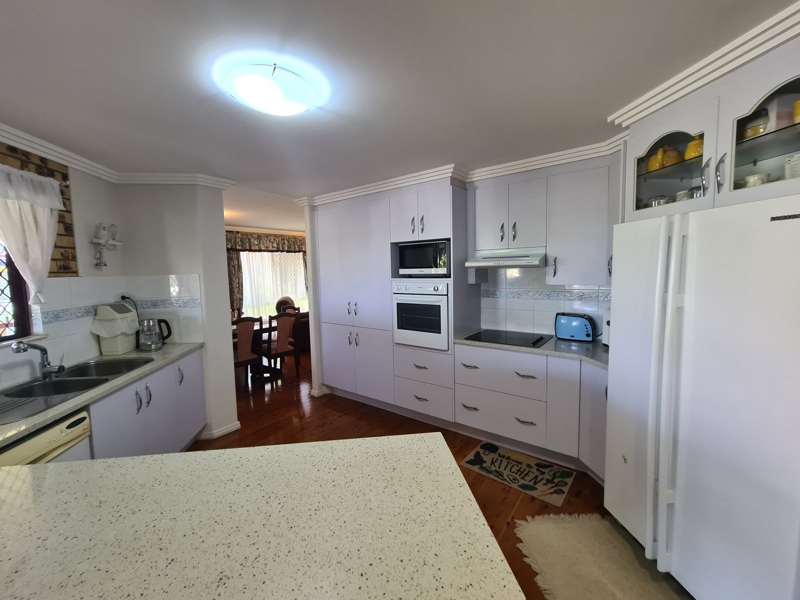 28 Jarrah Drive BOYNE ISLAND 3
