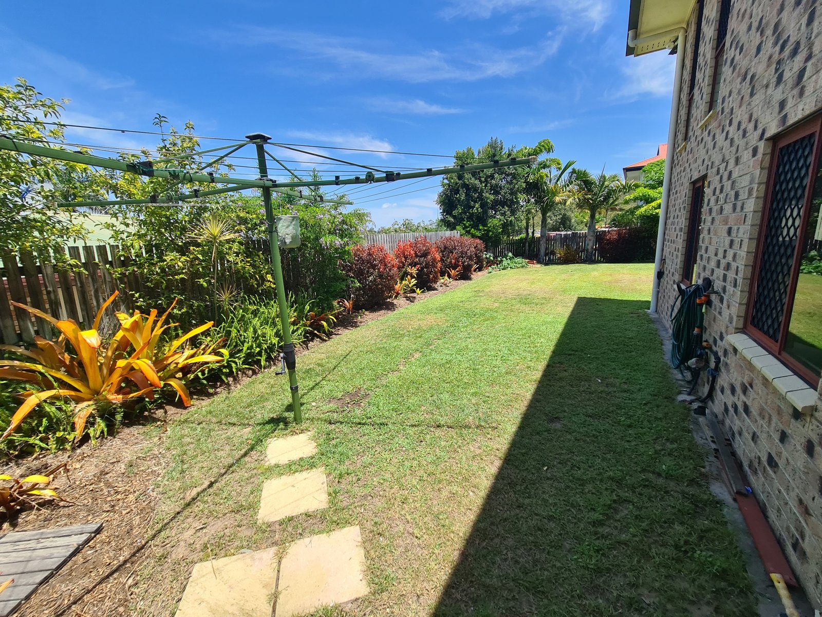 28 Jarrah Drive BOYNE ISLAND 25