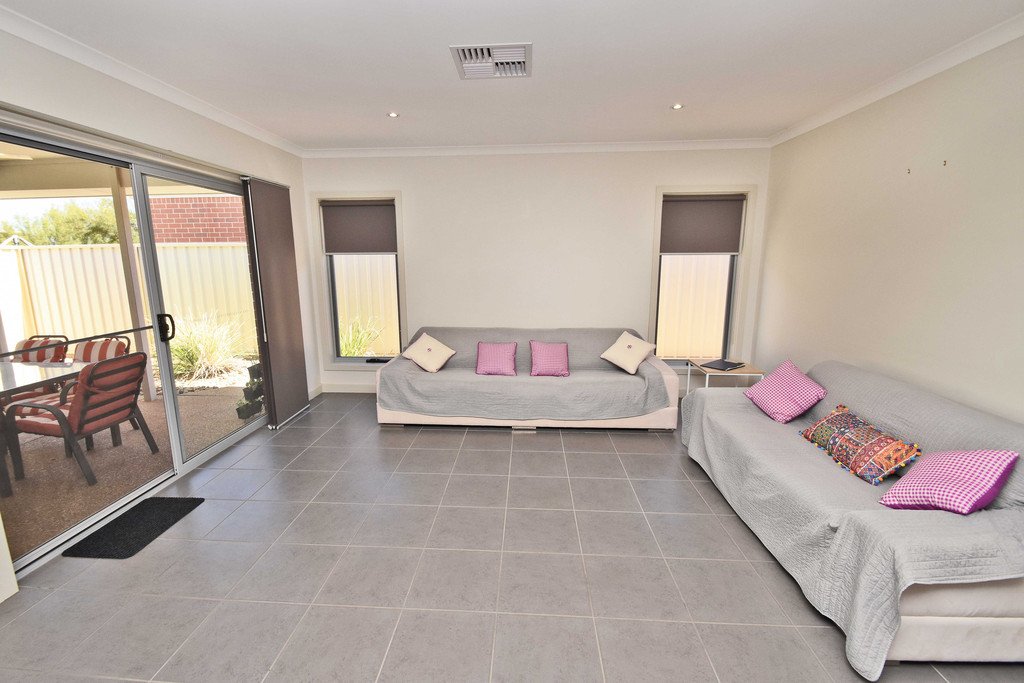 2/8 John Monash Boulevard MILDURA 4
