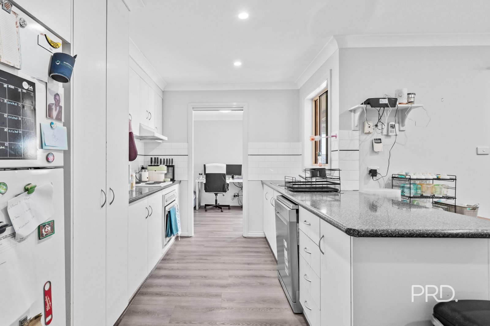 28 Kimba Drive GLENFIELD PARK 3