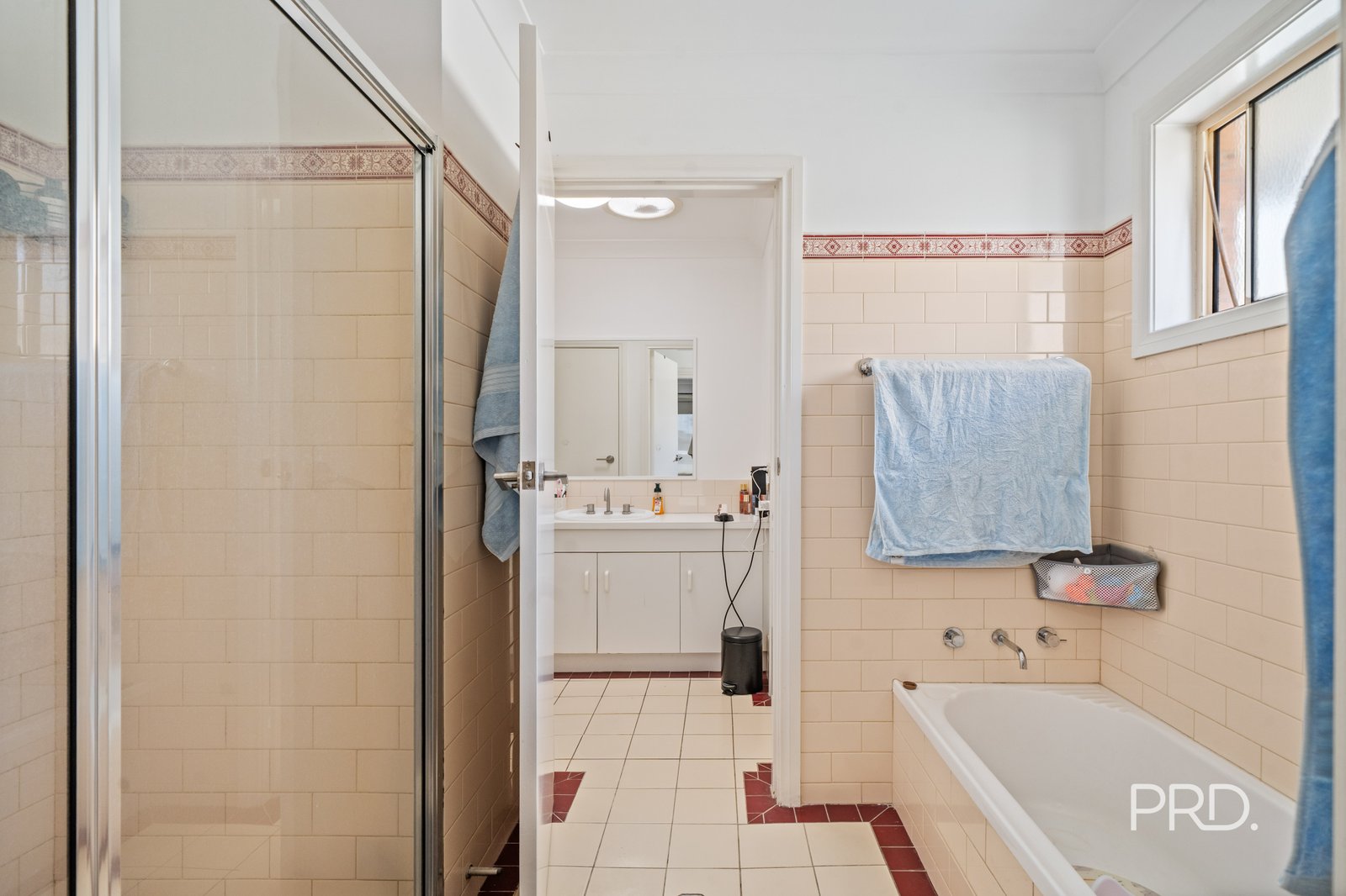 28 Kimba Drive GLENFIELD PARK 9