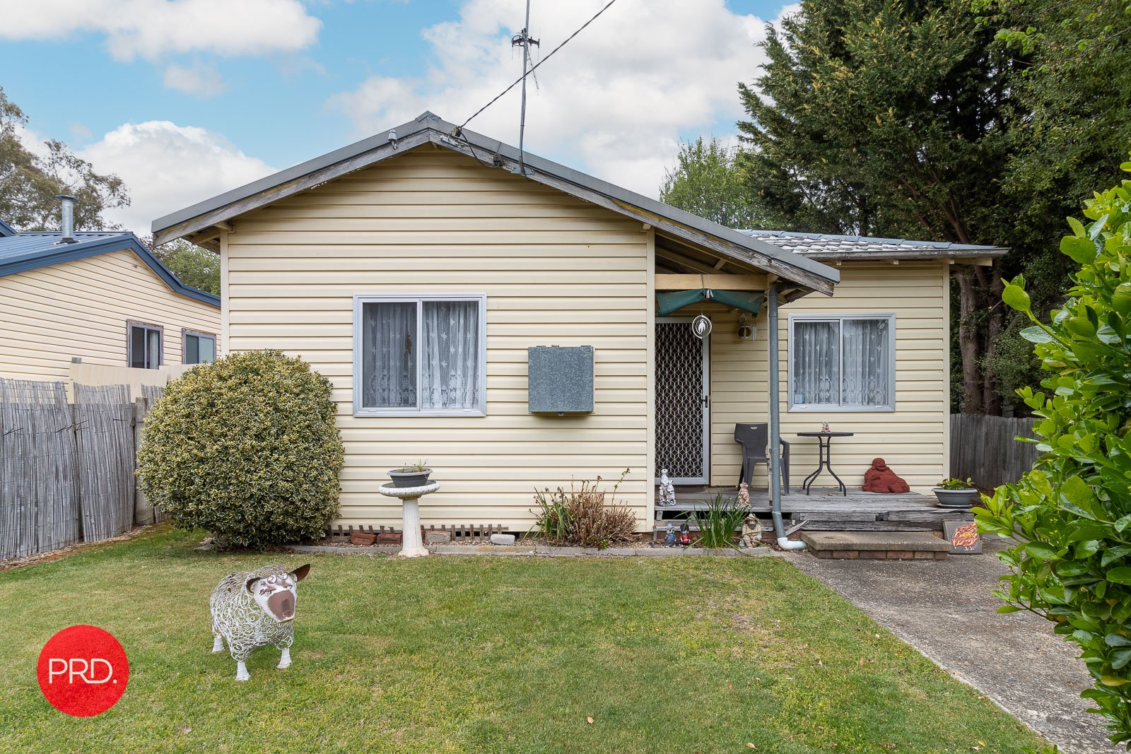 28 Kurrajong Street CAPTAINS FLAT 2