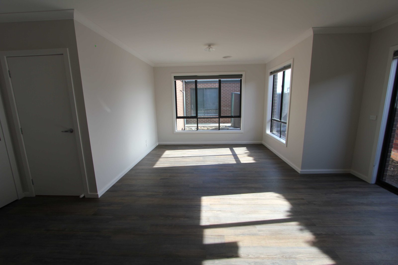 Gallery: 2/8 Lake Street
