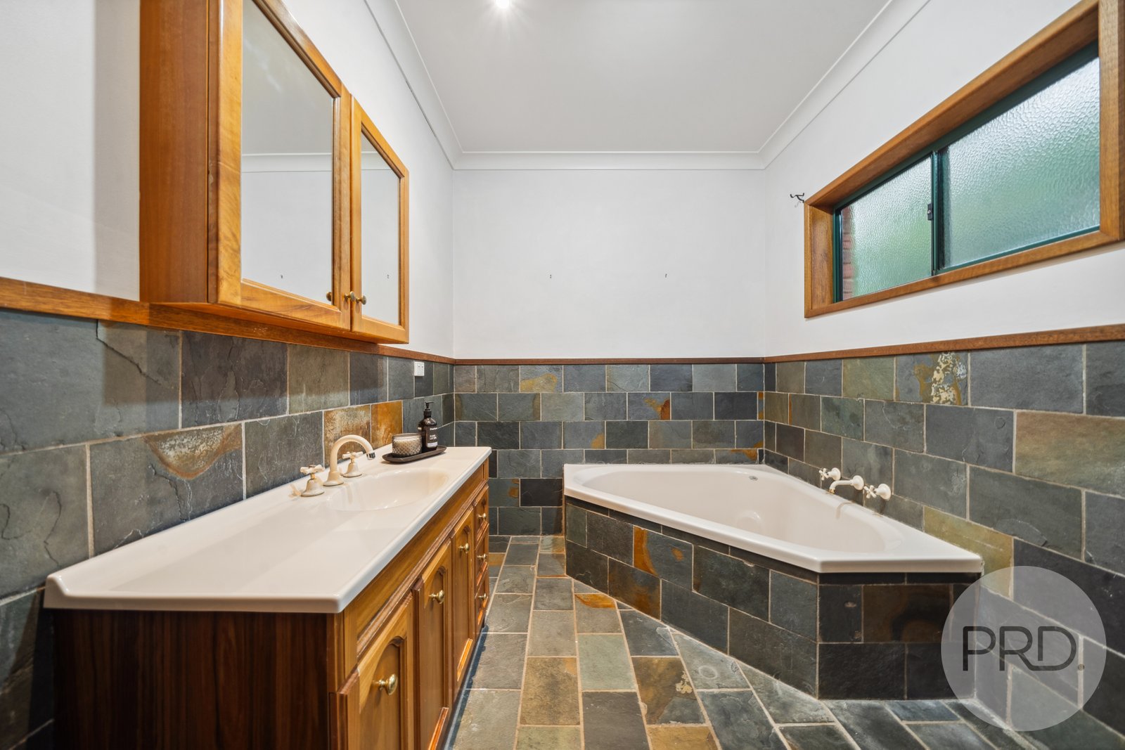 28 Lakehaven Drive LAKE ALBERT 22