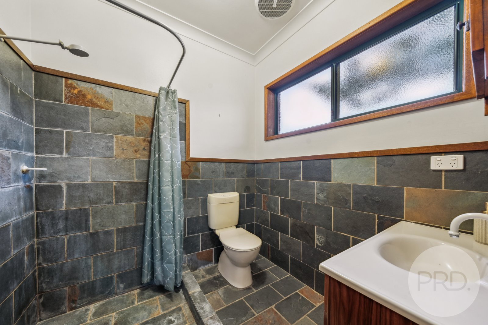 28 Lakehaven Drive LAKE ALBERT 23