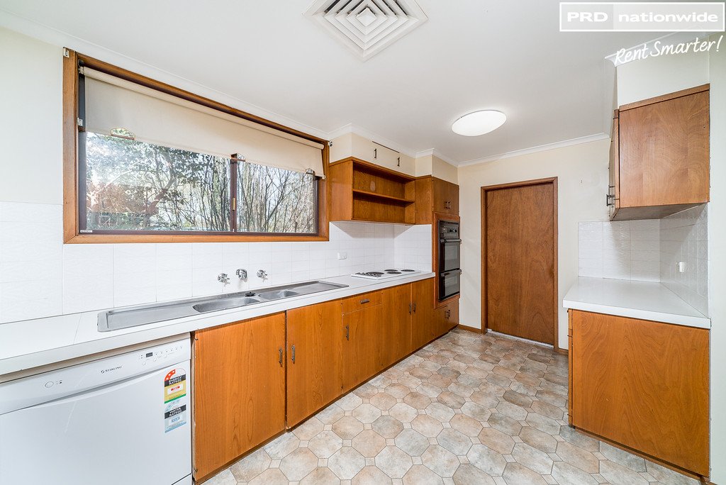 28 Lakeside Drive LAKE ALBERT 4