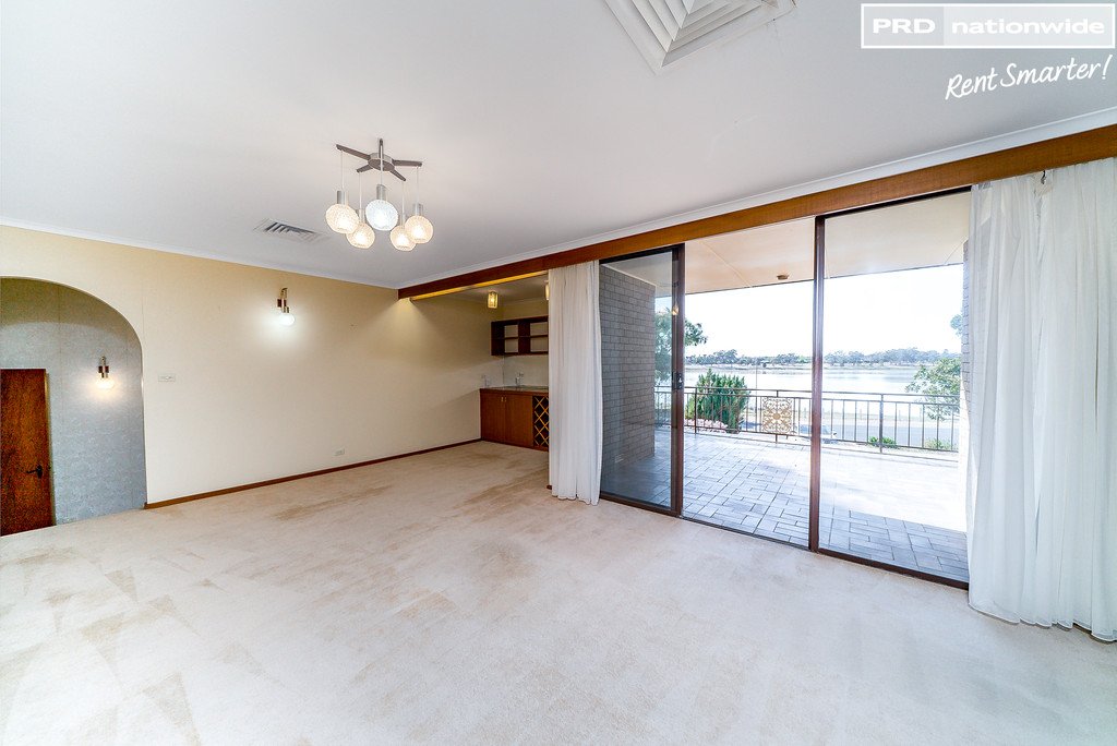 28 Lakeside Drive LAKE ALBERT 5